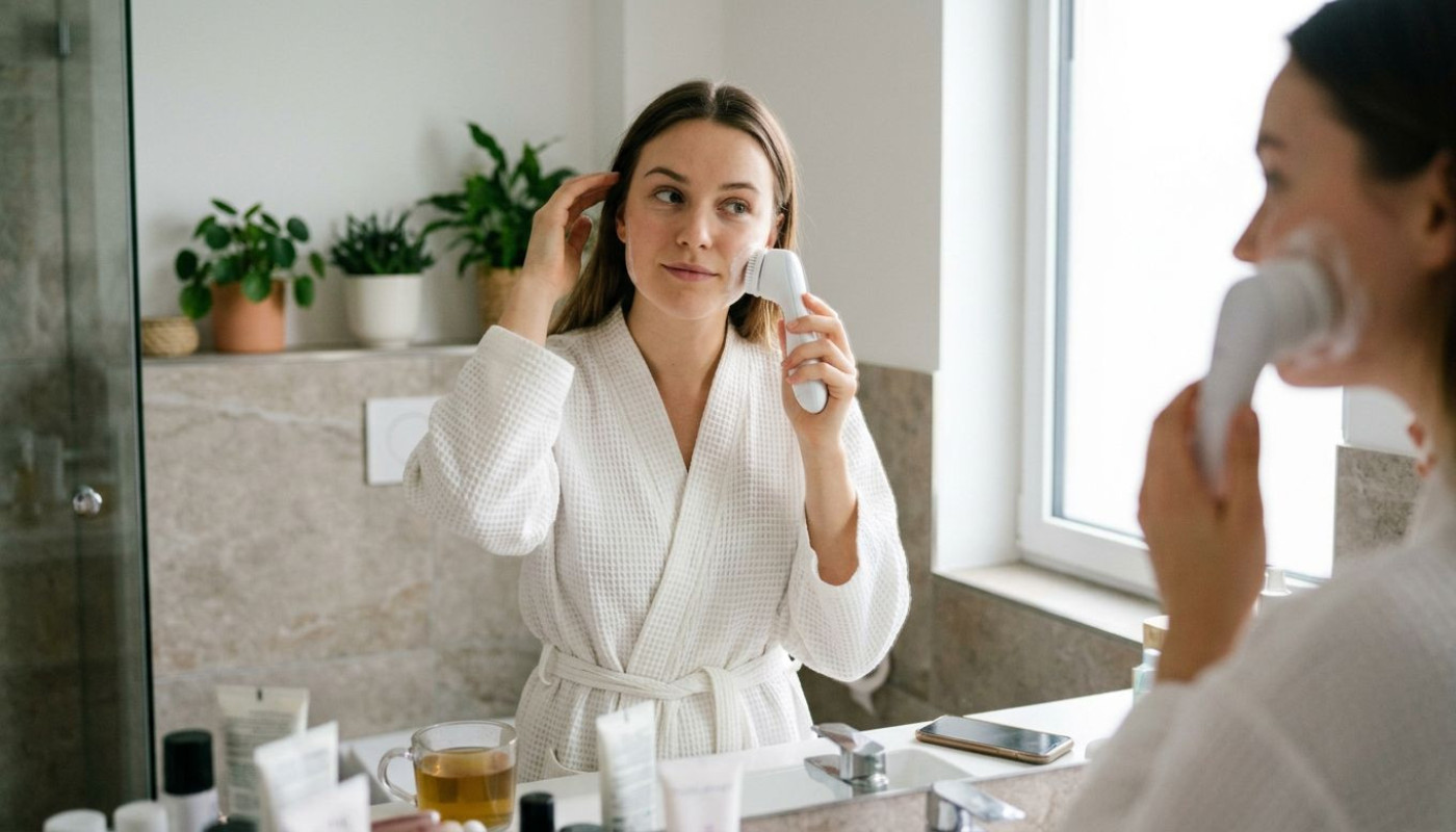 Pourquoi les appareils beauté changent-ils nos routines sans qu’on s’en rende compte ?